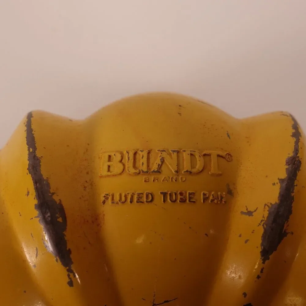 Vintage Bundt Brand Fluted Tube Pan Cake Baking Nordic Ware Yellow Heavy Duty